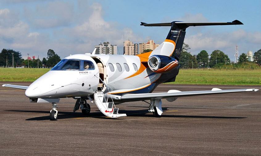 5fd9c421c5ee754c97ec13f4_Embraer-Phenom-100-PrivateFly-AA9999 (1)